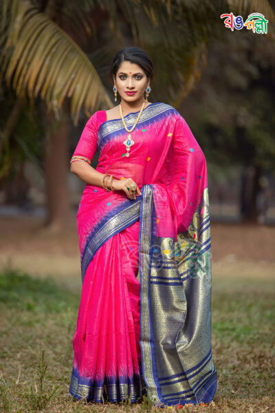 Gadwal Saree in Magenta